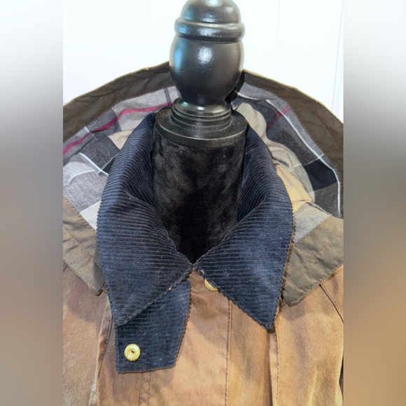 Barbour Carolyn Wax Tan / Navy Plaid Hooded Coat 6US - Picture 3 of 8